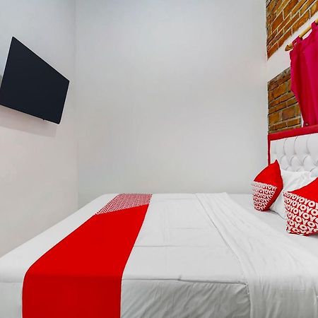 Super Oyo 91173 Guesthouse King Puntodewo Pakualaman Exteriör bild