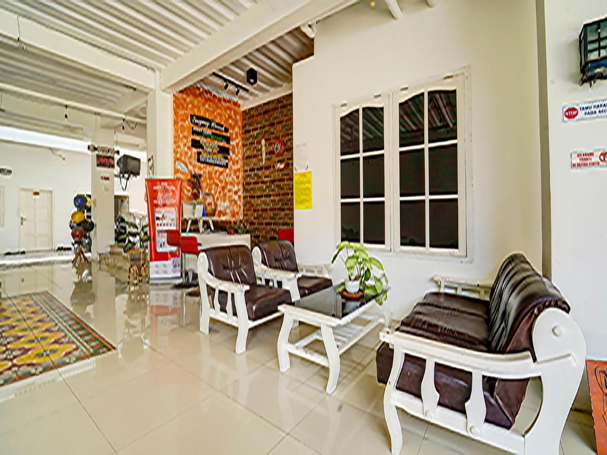 Super Oyo 91173 Guesthouse King Puntodewo Pakualaman Exteriör bild